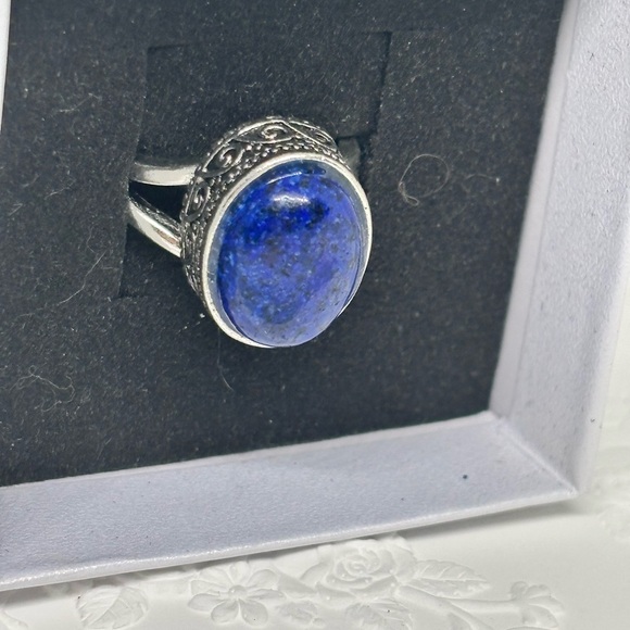 Lapis Lazuli Celtic Style Ring - Picture 3 of 4